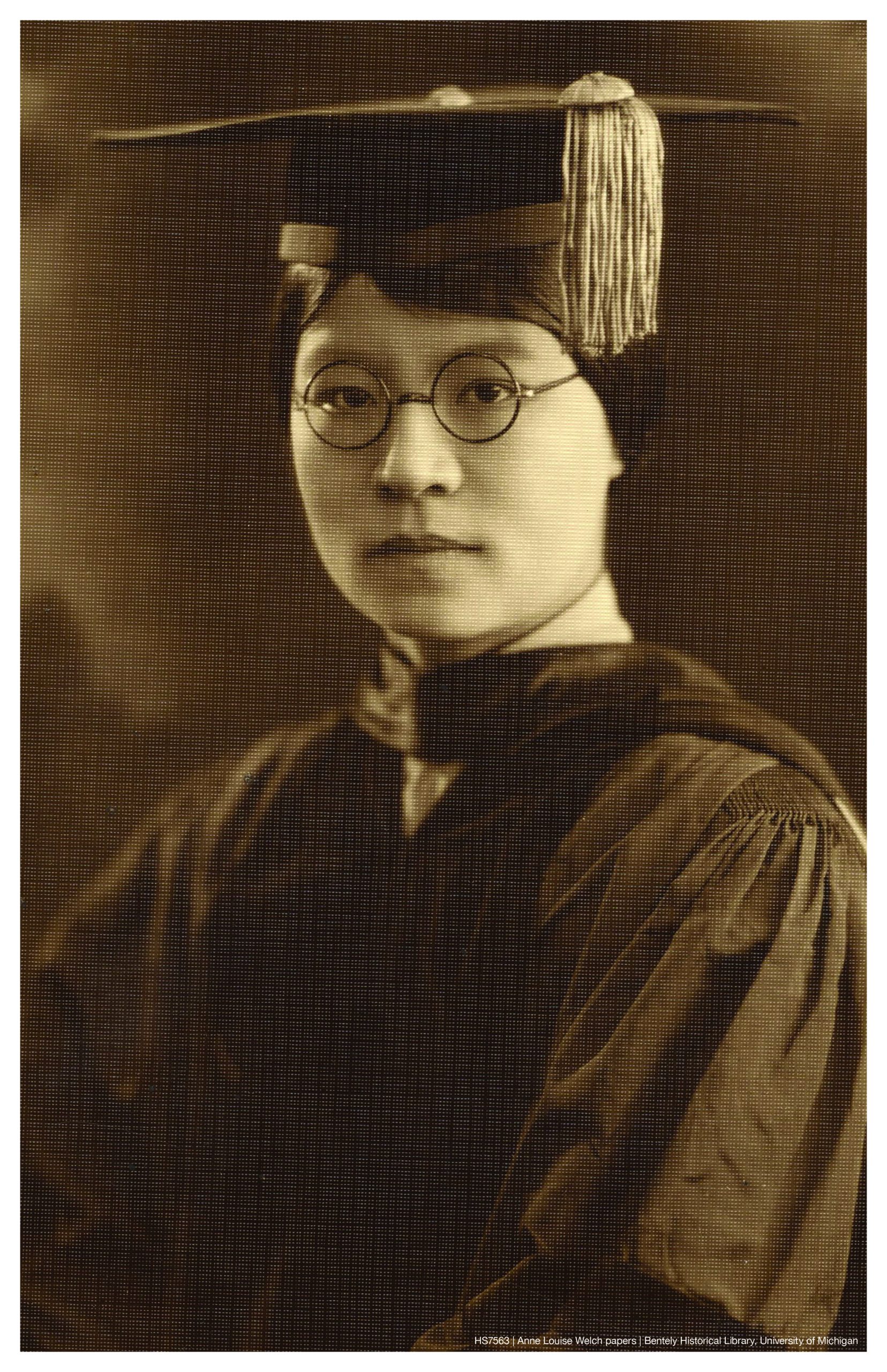 Photo of Wu Yi-Fang in cap and gown